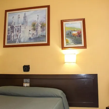 Olympia Hotel 2*
