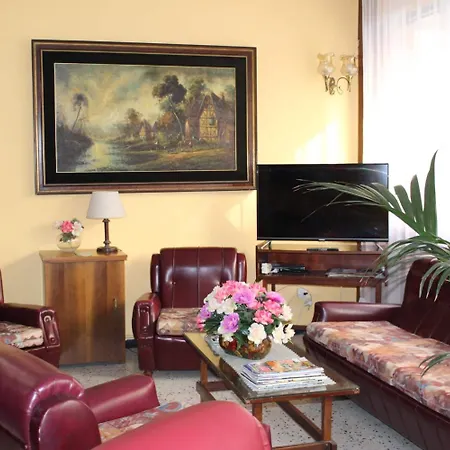 Olympia Hotel 2*